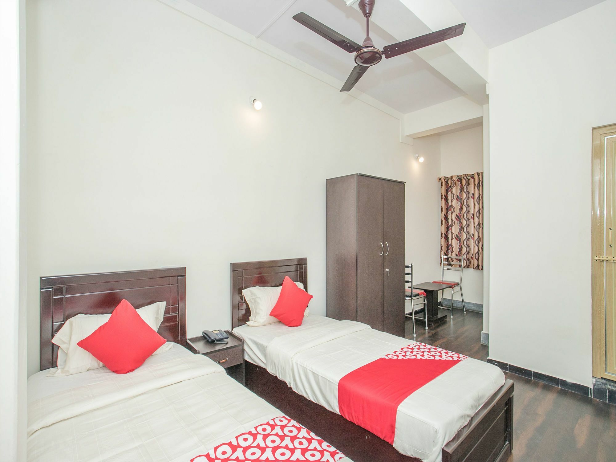 Oyo 14430 Sunshine Grand Hotel Bangalore Buitenkant foto