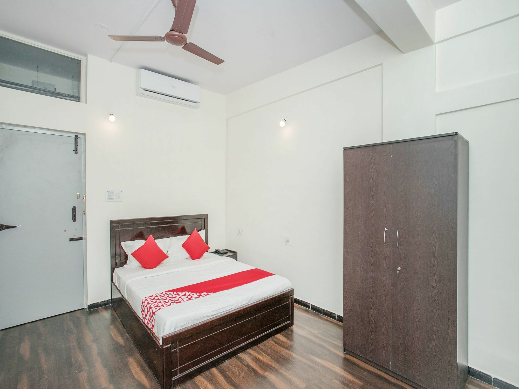 Oyo 14430 Sunshine Grand Hotel Bangalore Buitenkant foto