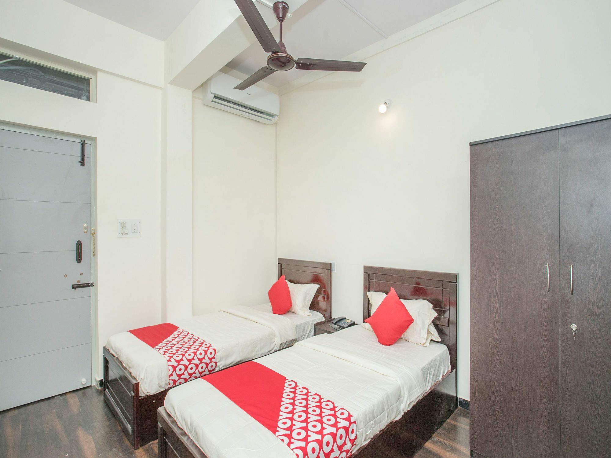 Oyo 14430 Sunshine Grand Hotel Bangalore Buitenkant foto