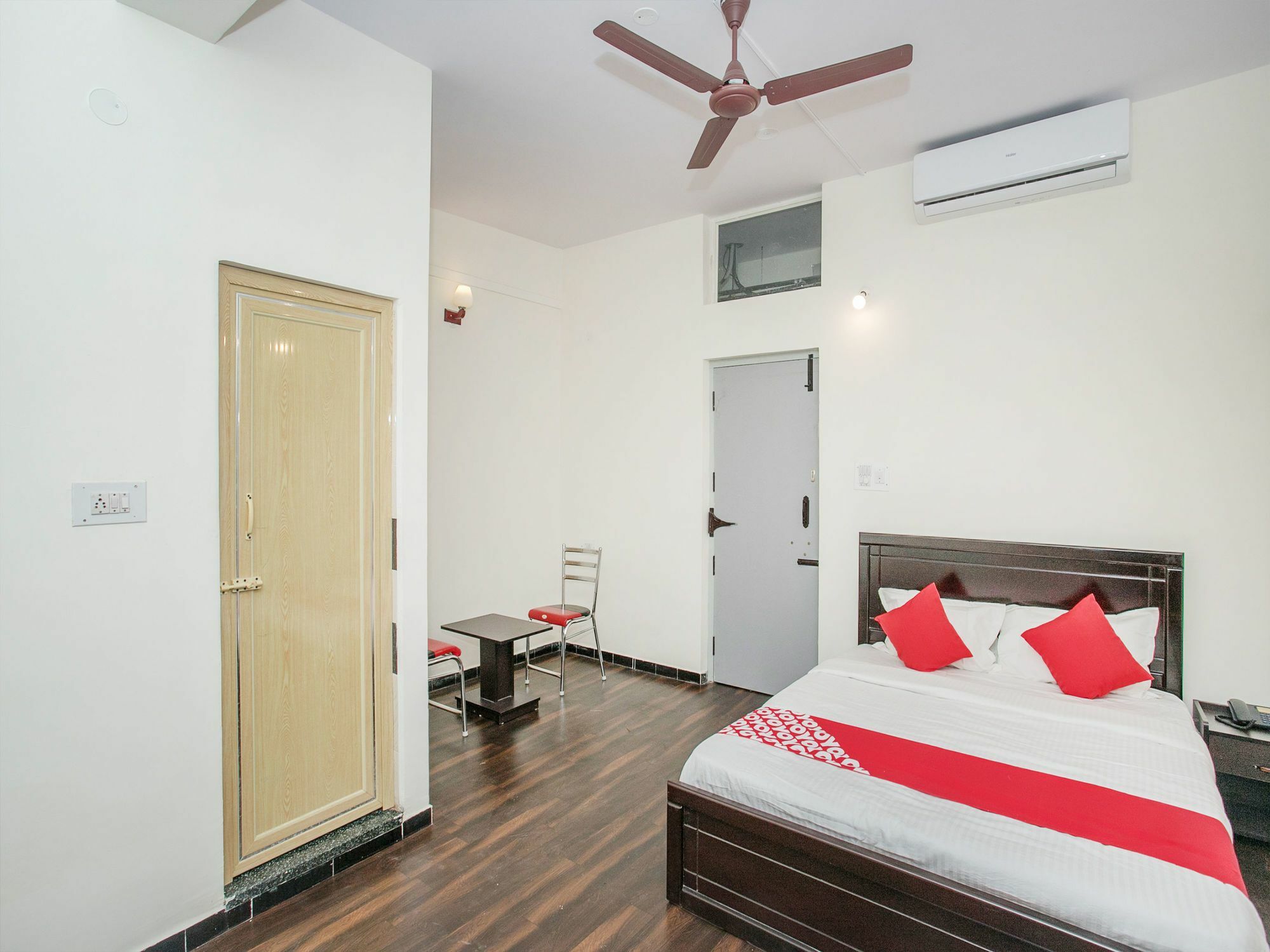 Oyo 14430 Sunshine Grand Hotel Bangalore Buitenkant foto